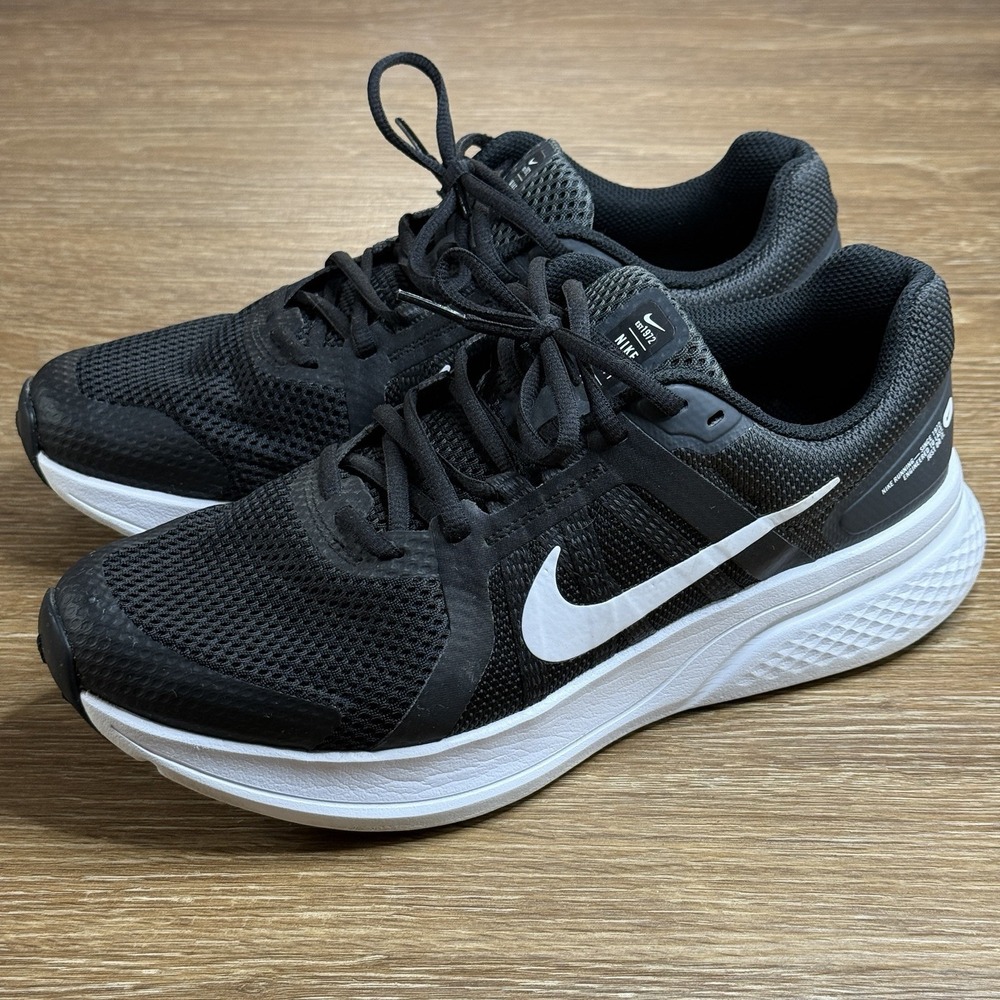 Nike Run Swift 2 Running Shoes Women's US 10.5 Black White Athletic Sneakers